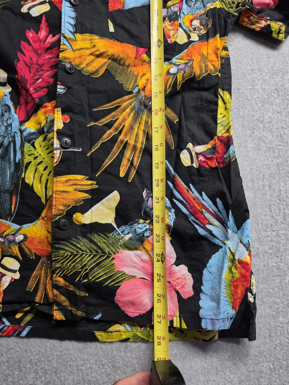 Levi’s Hawaiian Shirt Men's Size Small Black Parrot Tropical Print Short Sleeve